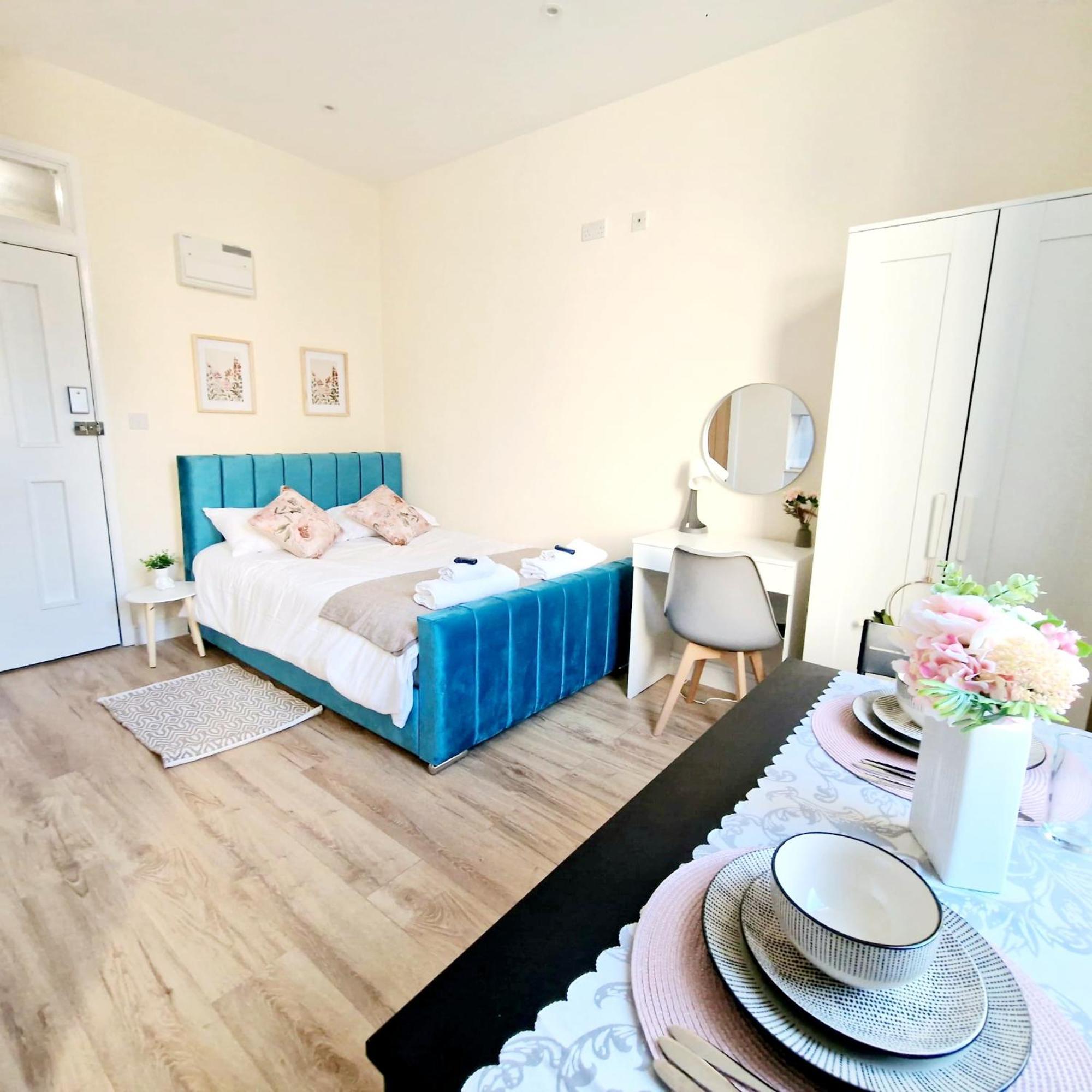 Crendon House Boutique Hotel High Wycombe Buckinghamshire Exterior foto